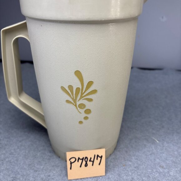 Tupperware Almond Harvest Gold Beige 800-8 1 Qt Pitcher with Lid & Insert Vintag - Picture 12 of 13